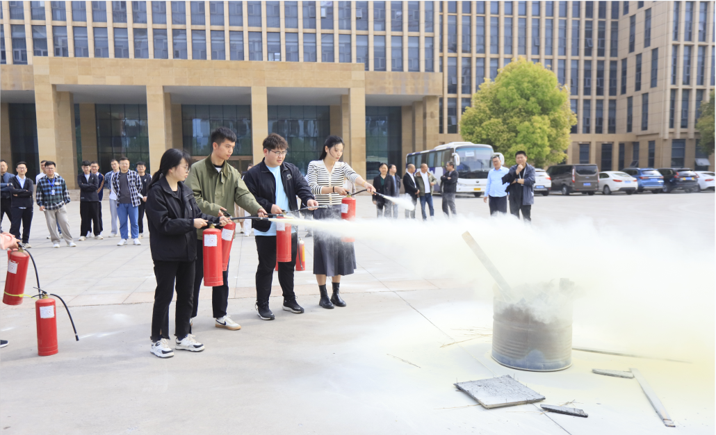 增強消防意識，筑牢安全底線丨花花牛乳業(yè)集團組織消防應(yīng)急演練