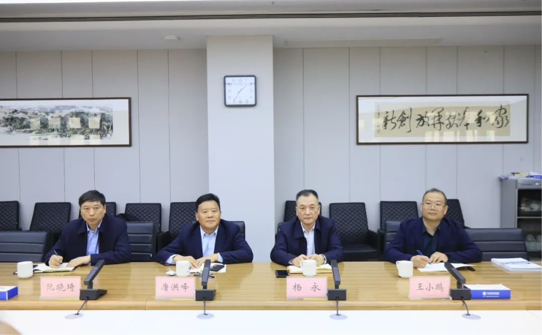 花花牛乳業(yè)集團(tuán)黨委書記、董事長(zhǎng)唐洪峰一行赴中原食品實(shí)驗(yàn)室同中國(guó)工程院院士、中原食品實(shí)驗(yàn)室主任任發(fā)政座談交流