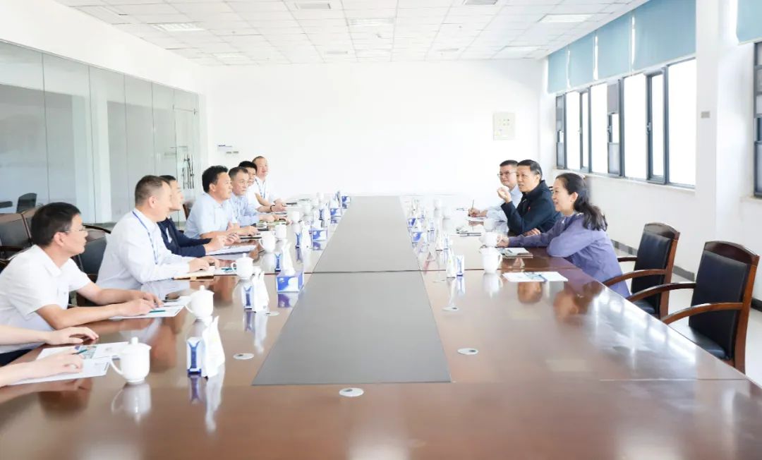 快樂(lè)過(guò)“雙節(jié)”，安全不放假｜河南農(nóng)投集團(tuán)黨委書(shū)記、董事長(zhǎng)李曉寰一行蒞臨花花牛乳業(yè)集團(tuán)開(kāi)展“雙節(jié)”安全生產(chǎn)大檢查活動(dòng)并慰問(wèn)一線職工、