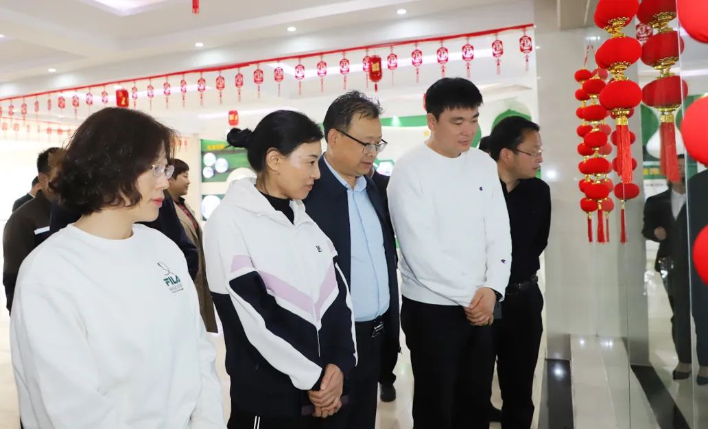 花花牛丨駐馬店市遂平縣政協(xié)黨組書記、主席張衛(wèi)東一行蒞臨花花牛魯山瑞亞牧場(chǎng)參觀