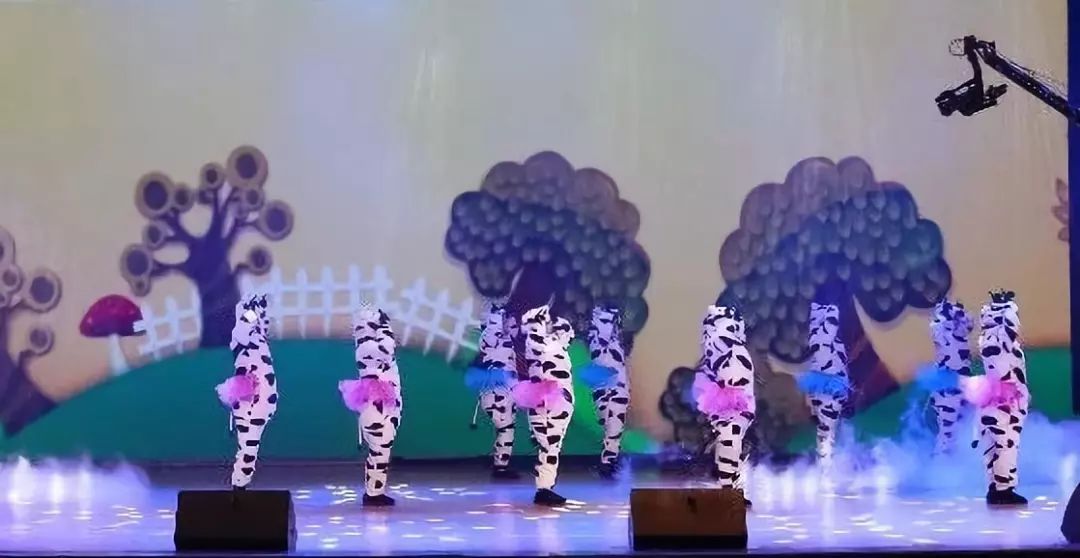 “贏在2019”，花花牛乳業(yè)集團(tuán)2019年新春晚會盛大開幕