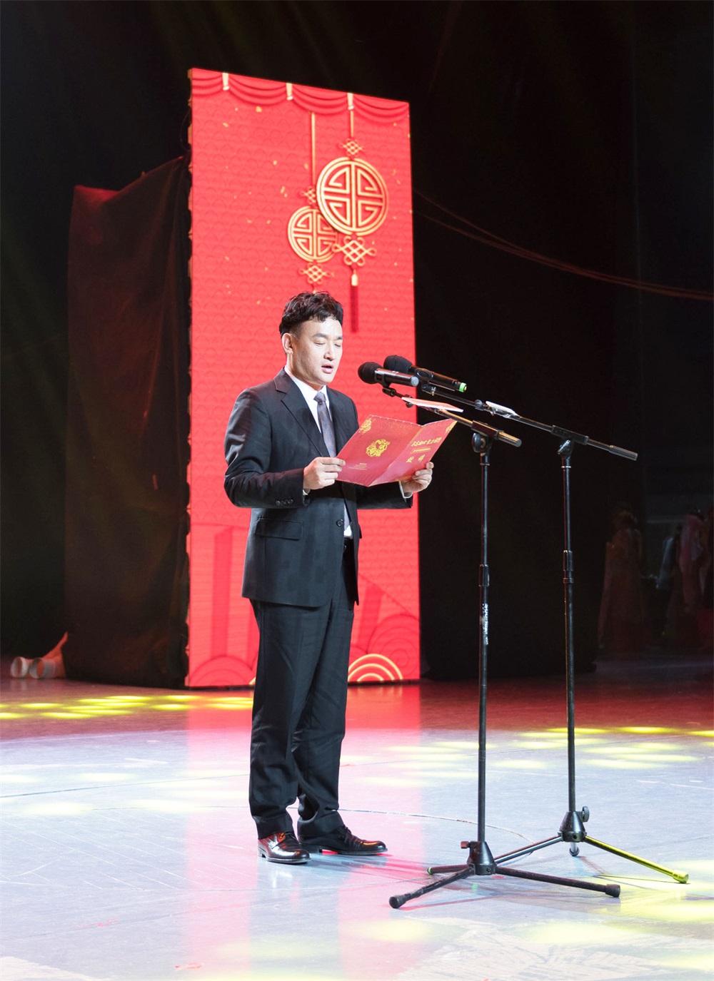 “不忘初心、聚力前行” 花花牛集團2018迎新春聯(lián)歡會隆重舉行